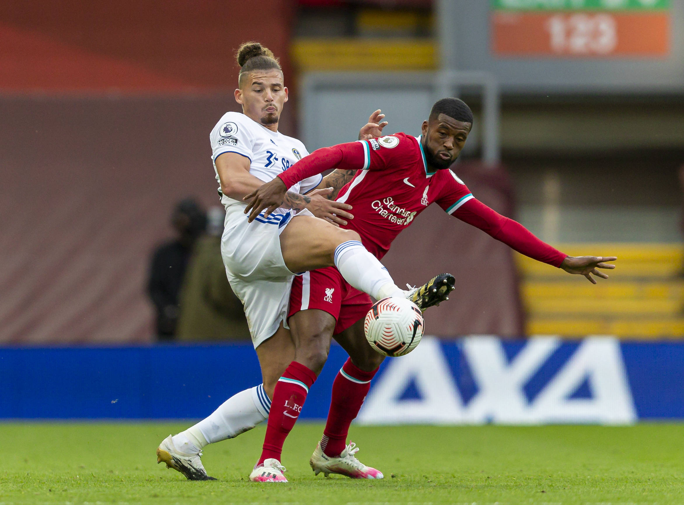 过引入一系 过引入一系